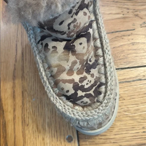 Mou Tan and Brown Patterned Fur Boots - Picture 3 of 6
